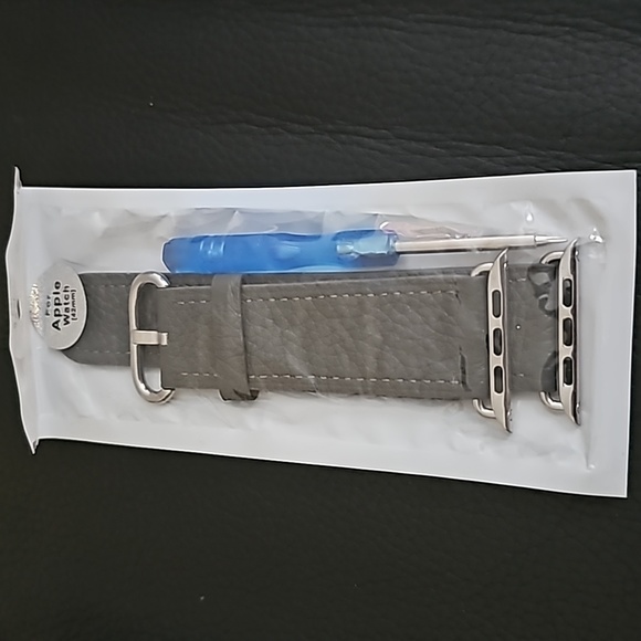 NWOT set of 3 Apple watch bands - Picture 5 of 6